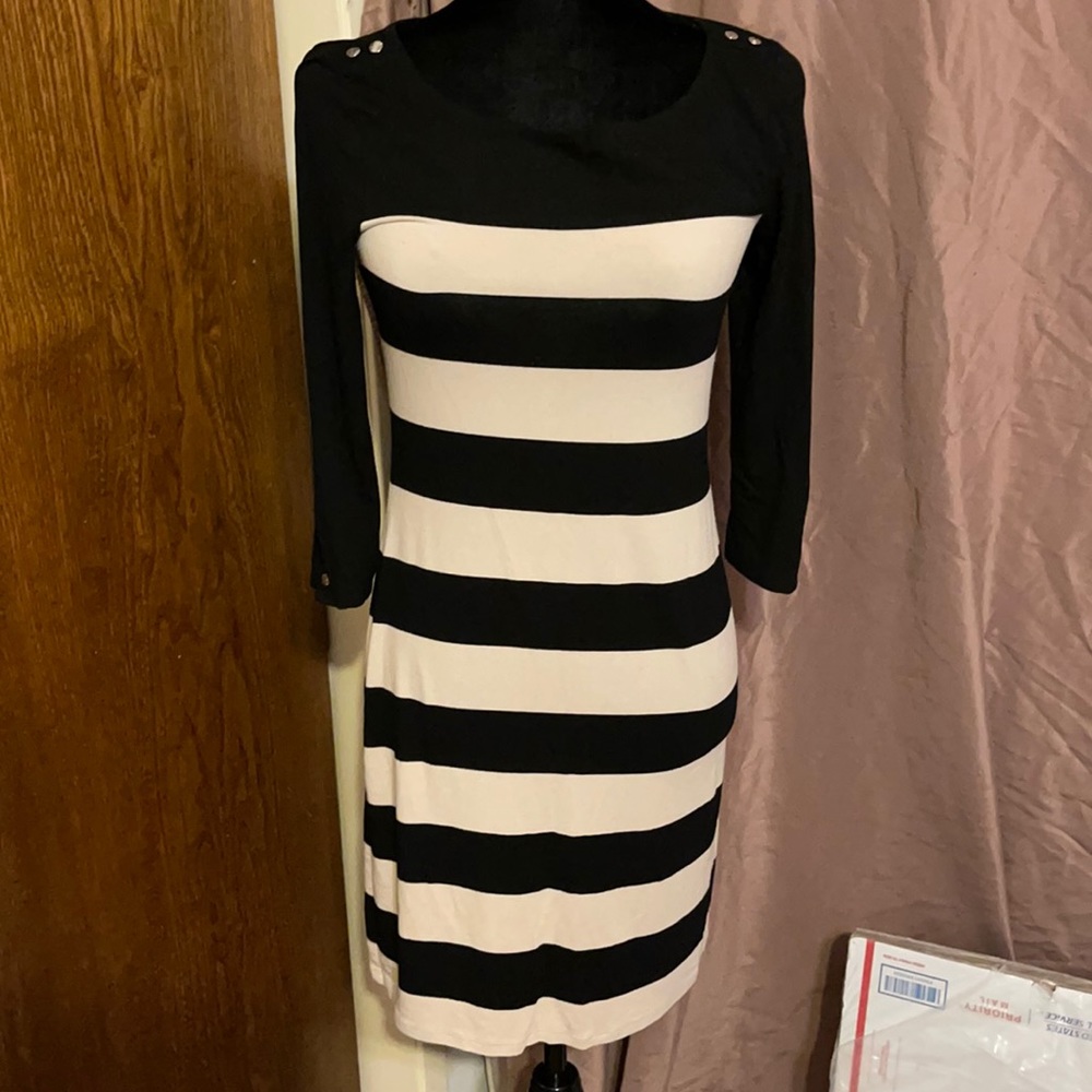 🔥CLEARANCE 🔥White House Black Market knit dress,sz.xxs